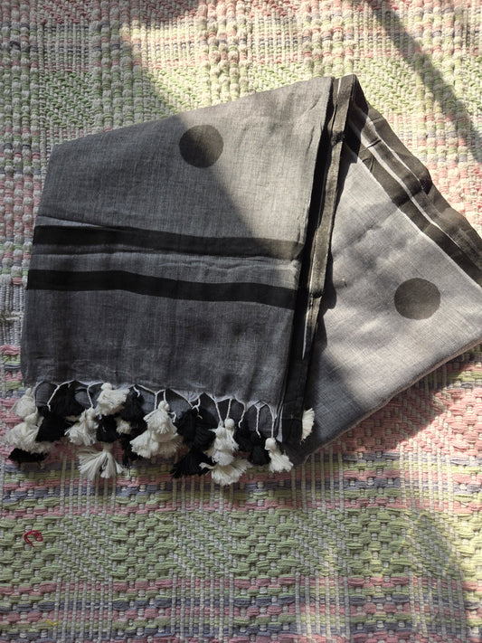 Hand block Big Polka Dots Mulcotton Saree